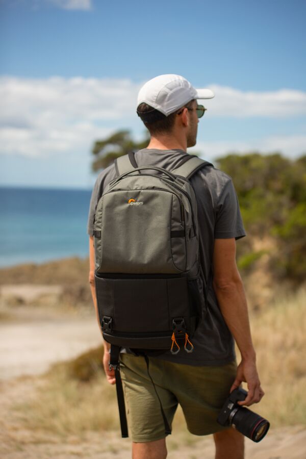 Lowepro Fastpack Pro BP250 AW III  grau