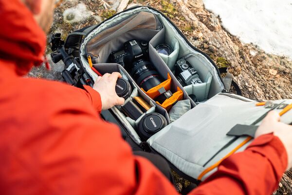 Lowepro Flipside AW III  dark grey 300