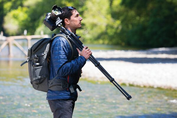 Lowepro Flipside Trek BP 250 AW  grau