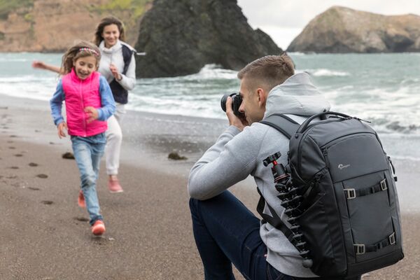 Lowepro FreeLine BP 350 AW  grau