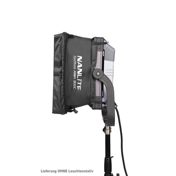 Nanlite Alien 300C Full-Color Multifunktions-Flächenleuchte Leuchtfläche 36 x 24 8 cm. Nennleistung 350 W. Weißlicht 2700 - 12000 K CRI: 96 TLCI: 97 Grün-/Mag 