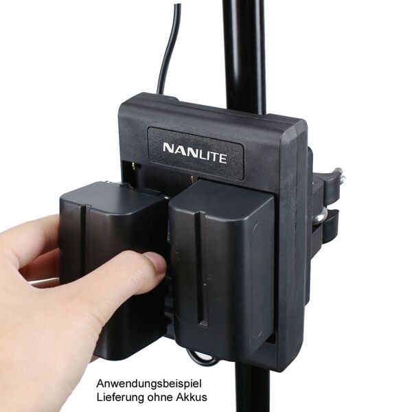 Nanlite BT-BA-SNP/DC Akku-Halterung für 2 NP-F-Akkus (je 4400 mAh oder mehr z. B. Art.-Nr. 3634) mit Stativklemme und Anschlusskabel z. B. für Mira 26B Forza  