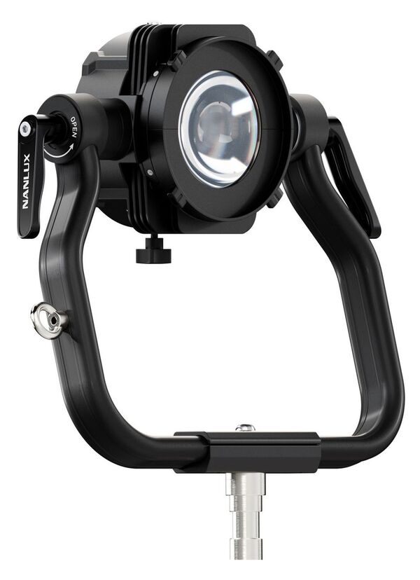 Nanlux AS-PJA-EV Projektionsadapter zur Befestigung von bestimmten Vorsätzen von Drittanbietern (z. B. von ETC) an Scheinwerfern mit NLM-Bajonettanschluss. M 