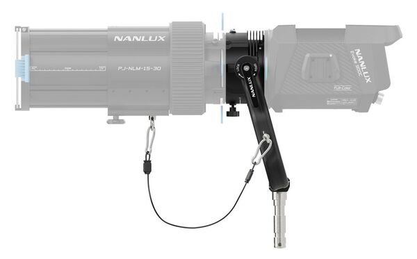 Nanlux AS-PJA-EV Projektionsadapter zur Befestigung von bestimmten Vorsätzen von Drittanbietern (z. B. von ETC) an Scheinwerfern mit NLM-Bajonettanschluss. M 