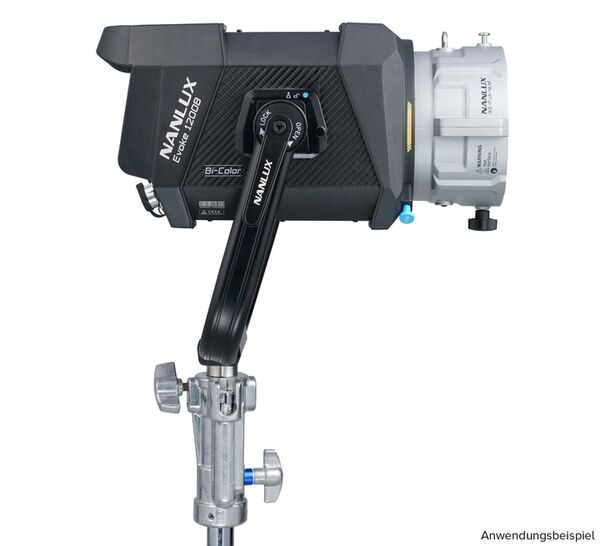 Nanlux AS-PJA-NLM Befestigungsadapter mit asphärischer Linse und NLM-Bajonettanschluss zur Befestigung von Projektionsvorsätzen von Drittanbietern. Für Evoke 