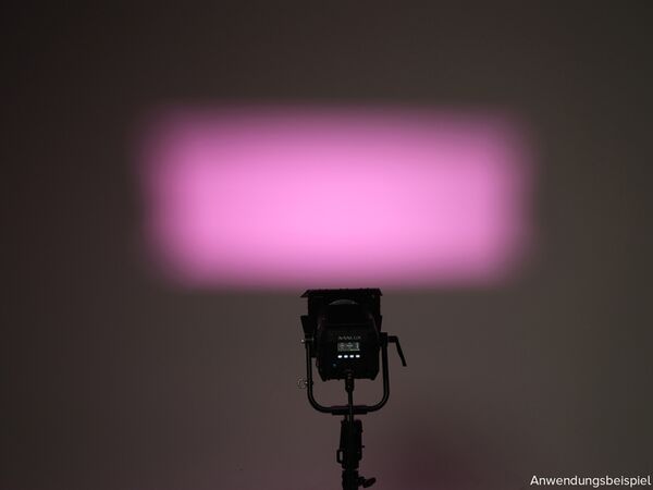 Nanlux BD-NLM Lichtklappenvorsatz mit vier Lichtklappen und NLM-Bajonettanschluss. Für Evoke 900C/1200/1200B/2400B. 