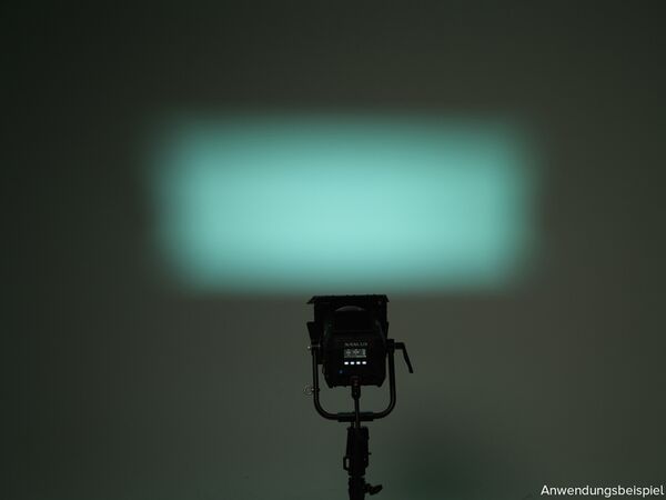 Nanlux BD-NLM Lichtklappenvorsatz mit vier Lichtklappen und NLM-Bajonettanschluss. Für Evoke 900C/1200/1200B/2400B. 