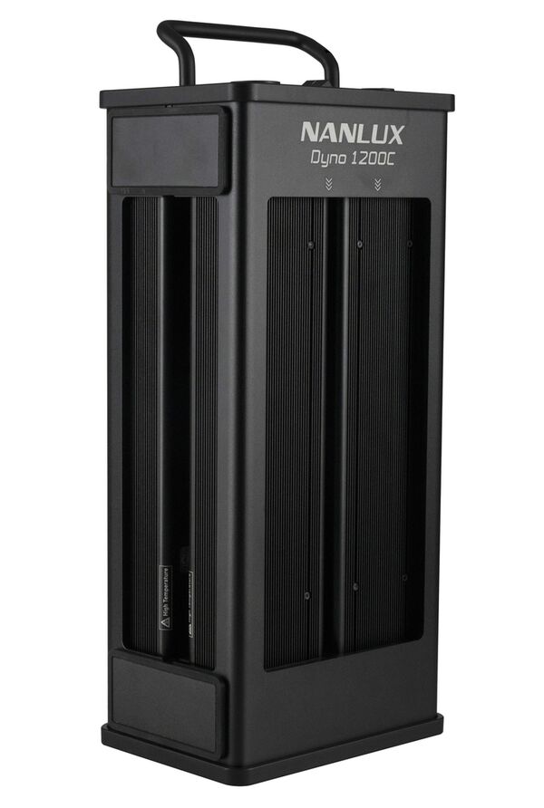 Nanlux Dyno 1200C 1KIT-FT mit Multifunktions-Flächenleuchte Dyno 1200C mit Flightcase 