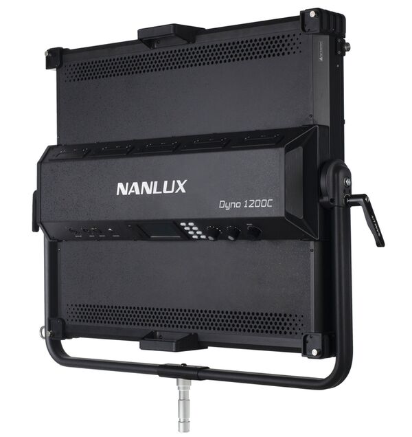 Nanlux Dyno 1200C 1KIT-FT mit Multifunktions-Flächenleuchte Dyno 1200C mit Flightcase 