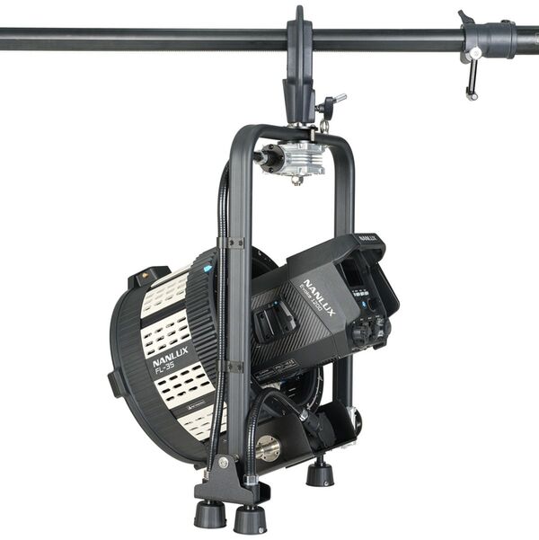 Nanlux FL-35-PO Fresnel-Vorsatz mit Montagebügel für Stangenfernbedienung. Für Evoke 900C/1200/1200B. 