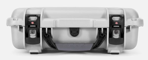 Nanuk Case 923 mit gepolsterter Trennwand (TSA-Verschlüsse)  silber