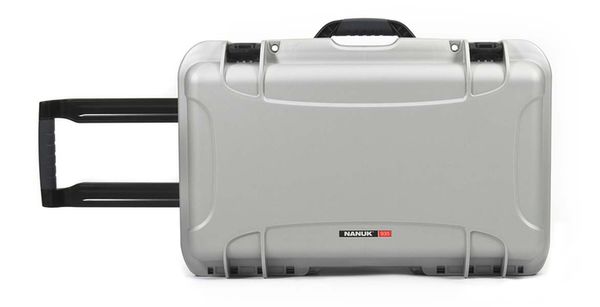 Nanuk Case 935 mit gepolsterter Trennwand  silber
