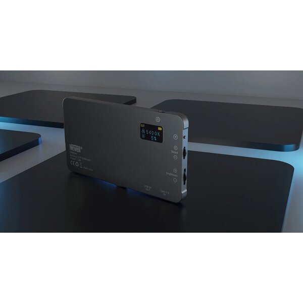 Newell Rangha RGB-W LED Set inkl. Diffusor und Stativ 