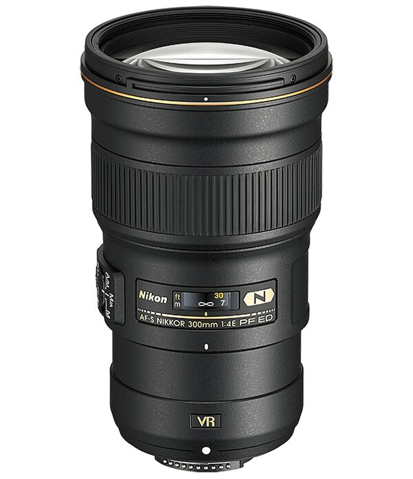 Nikon AF-S Nikkor E 300mm f/4,0 PF ED VR  Nikon FX