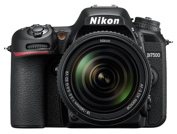 Nikon D7500, AF-S DX 18-140mm f/3,5-5,6 G ED VR 