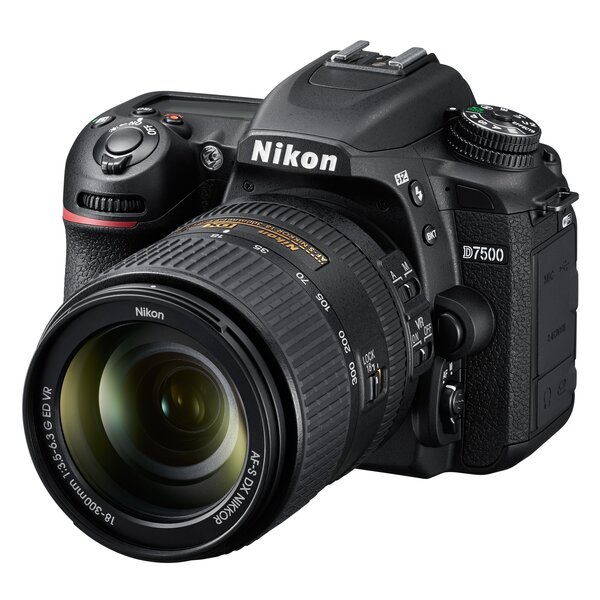 Nikon D7500 + AF-S DX Nikkor 18-300 VR 3.5-6.3 - Retourenmodell 