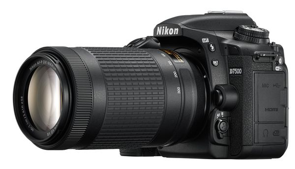 Nikon D7500 + AF-S DX Nikkor 18-300 VR 3.5-6.3 