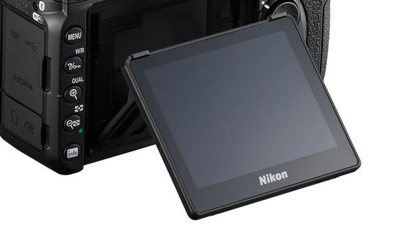 Nikon D7500 + AF-S DX Nikkor 18-300 VR 3.5-6.3 