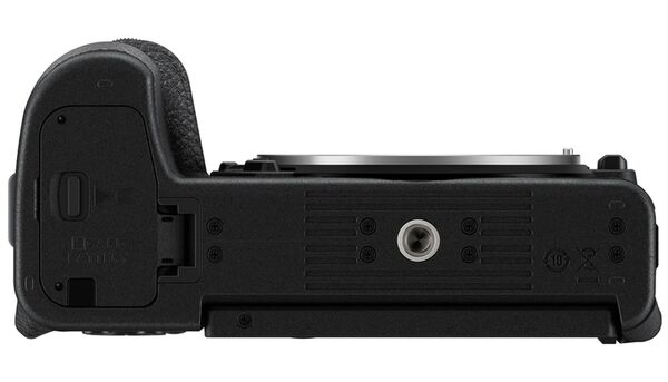 Nikon Z30 + DX 18-140mm  f/3.5-6.3 VR 