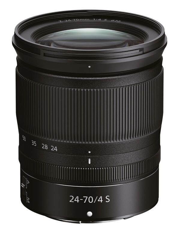 Nikon Z f + Nikkor Z 24-70mm f/4,0 S  silber