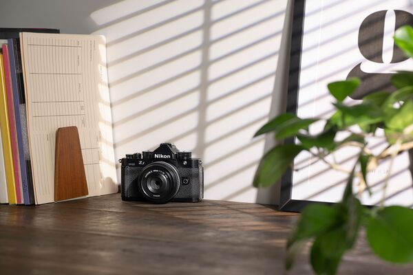 Nikon Z f + Nikkor Z 24-70mm f/4,0 S  schwarz