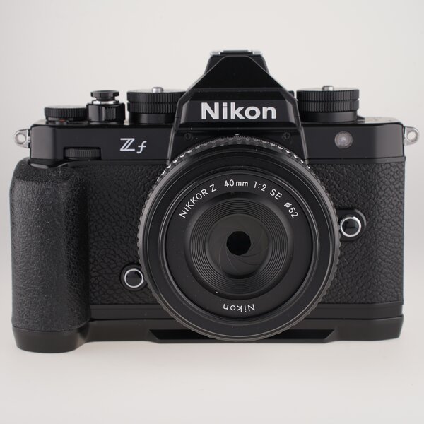Nikon Z f + Nikkor Z 40mm f/2,0 SE - Second Hand - 