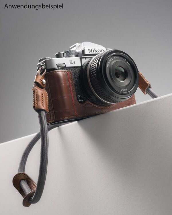 Nikon Z f + Promo Case  silber