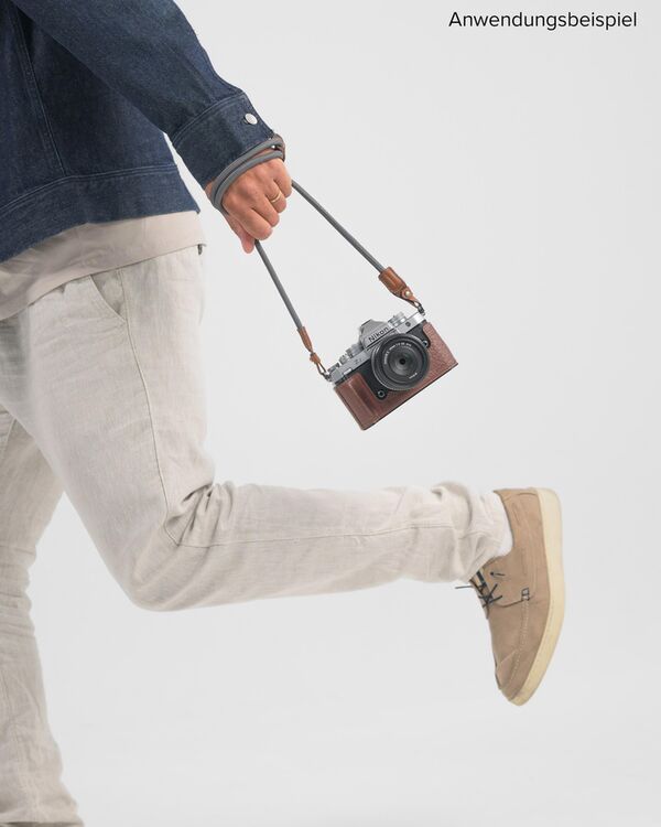 Nikon Z f + Promo Case  silber