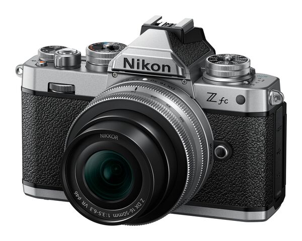 Nikon Z fc + Nikkor Z DX 16-50mm f/3,5-6,3 VR + Nikkor Z DX 50-250mm f/4,5-6,3 VR Doppelzoomkit 