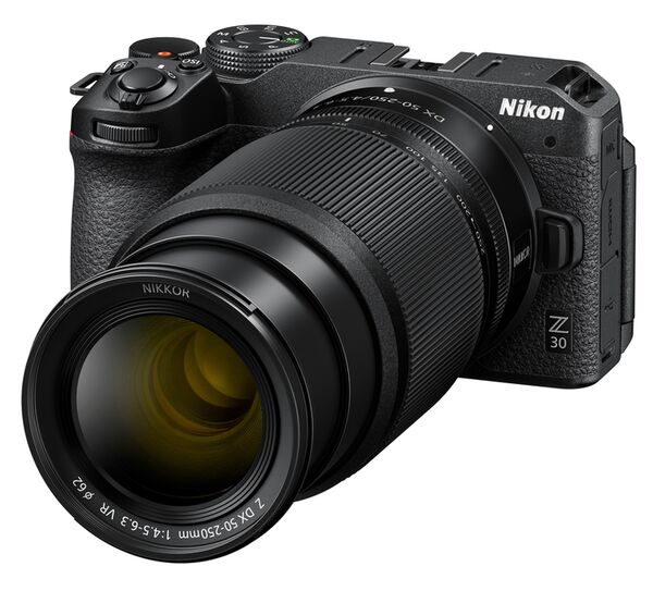 Nikon Z30 + Nikkor Z DX 16-50mm f/3,5-6,3 VR + Nikkor Z DX 50-250mm f/4,5-6,3 VR Doppelzoomkit 