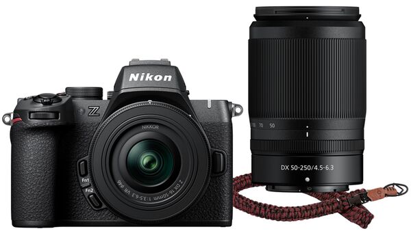 Nikon Z50 II + DX 16-50 VR + 50-250 VR +  C-Rope Kameragurt The Traveler 125cm Red Dots 