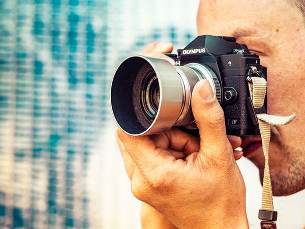 Olympus OM-D E-M10 Mark IV Pancake Kit  Micro Four Thirds schwarz