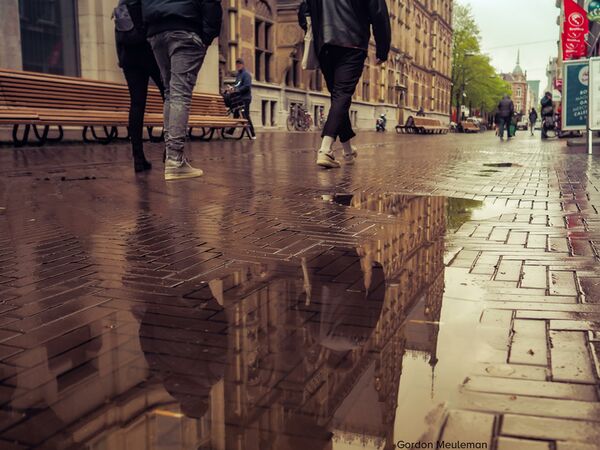 Olympus OM-D E-M10 Mark IV Pancake Kit  Micro Four Thirds silber