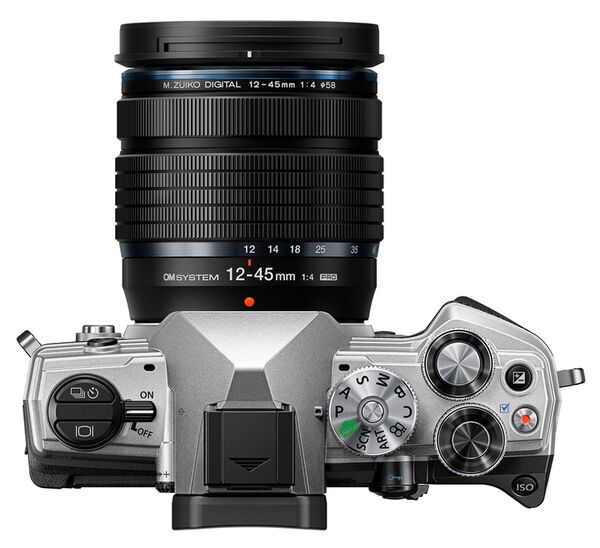 OM SYSTEM OM-5 + M.Zuiko AF 12-45mm f/4 Pro ED - Retourenware -  silber