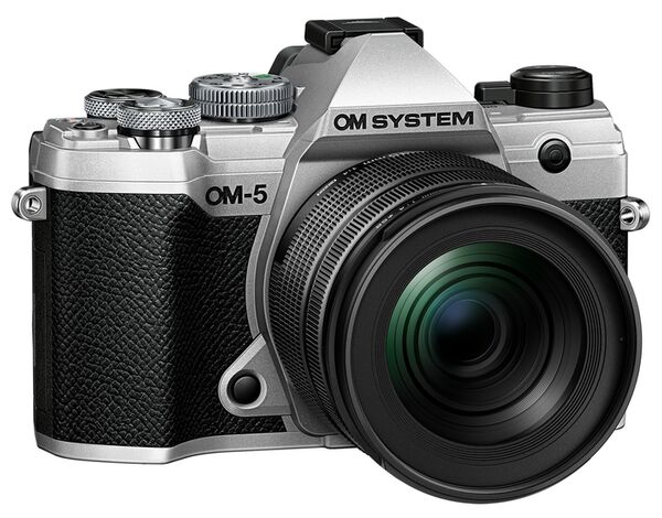 OM SYSTEM OM-5 + M.Zuiko AF 12-45mm f/4 Pro ED  silber