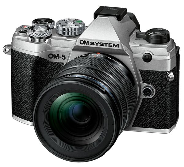 OM SYSTEM OM-5 + M.Zuiko AF 12-45mm f/4 Pro ED  silber
