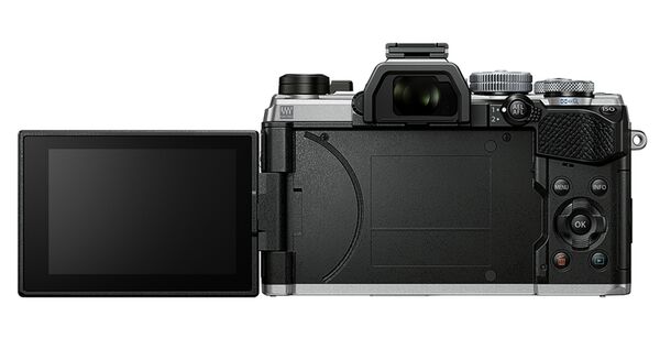 OM SYSTEM OM-5 + M.Zuiko AF 12-45mm f/4 Pro ED  silber