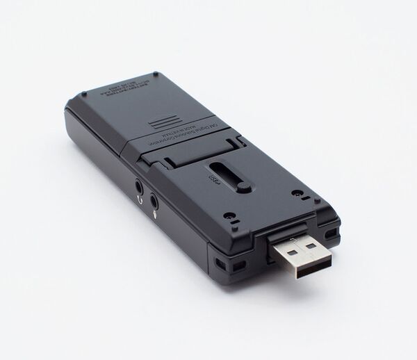 OM SYSTEM WS-883 Stereo- Rekorder  8 GB Black