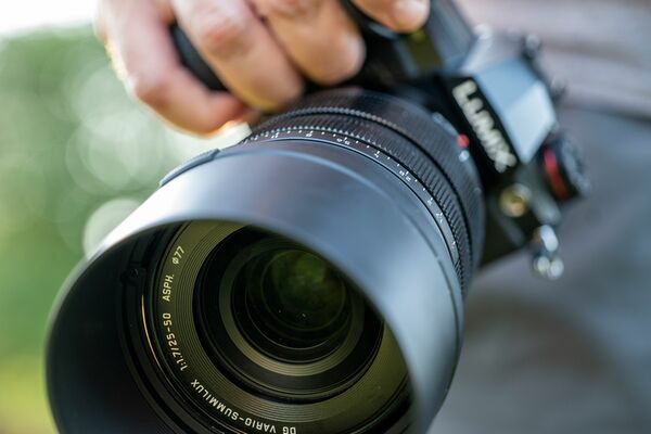 Panasonic Leica DG Vario-Summilux 25-50mm f/1.7  Micro Four Thirds