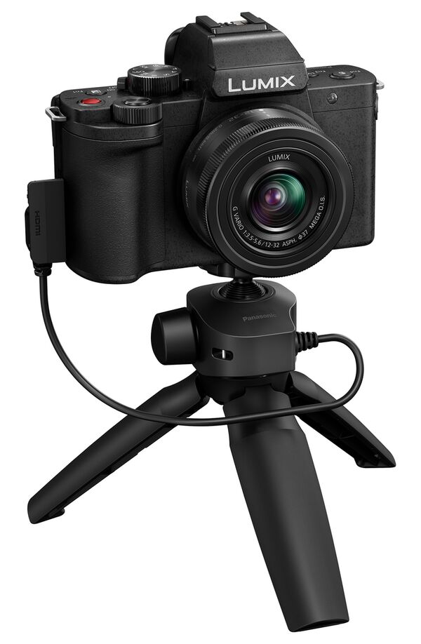 Panasonic Lumix DC-G100D + AF 12-32mm f/3,5-5,6 asph. + Stativ Griff DMW-SHGR2 