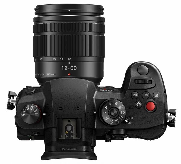 Panasonic Lumix DC-GH5 II +  AF 12-60mm G Vario Asph. 