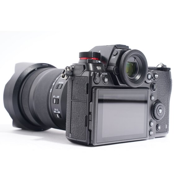 Panasonic Lumix DC-S1 + Lumix S 24-105mm f/4,0 Macro O.I.S. - Second Hand - 