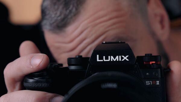 Panasonic Lumix DC-S1RII + DMW-BG 2 