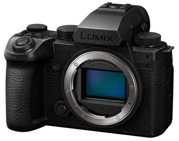Panasonic Lumix DC-S5IIx + S 24-105mm f/4.0 Makro OIS 