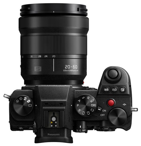 Panasonic Lumix DC-S5 + Lumix S 20-60mm f/3.5-5.6 + Lumix S 35mm f/1,8  L-Mount