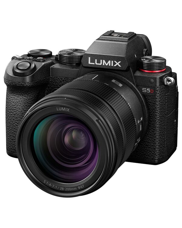 Panasonic Lumix DC-S5D + 28-200mm f/4-7.1 MAKRO O.I.S 