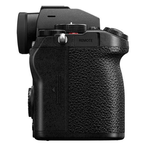 Panasonic Lumix DC-S5D + 28-200mm f/4-7.1 MAKRO O.I.S 