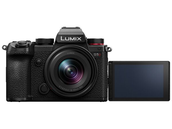 Panasonic Lumix DC-S5D +  S 18-40mm f/4.5-6.3 