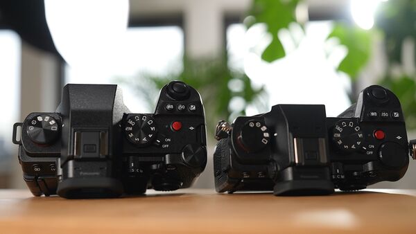 Panasonic Lumix DC-S5II 