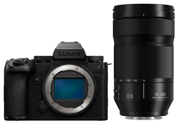Panasonic Lumix DC-S5IIx + S 70-300mm f/4.5-5.6 Macro O.I.S 